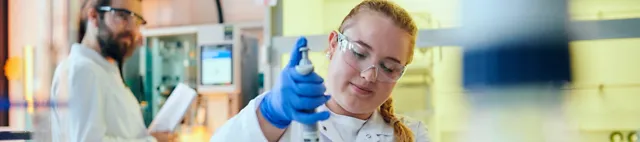 Tutkimusta laboratoriossa Tutkimusta laboratoriossa